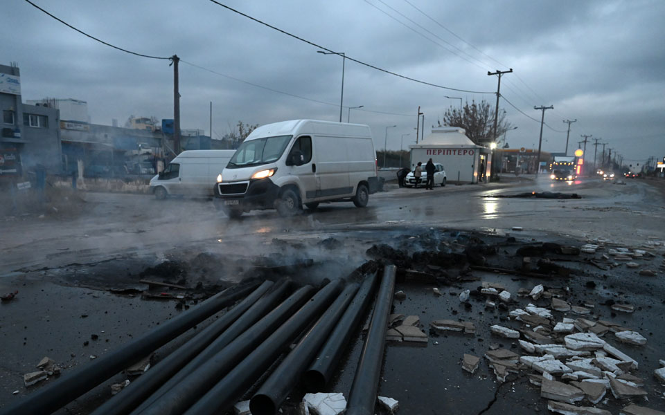 ένταση-με-ρομά-στην-περιοχή-των-μεγάρω-562175110