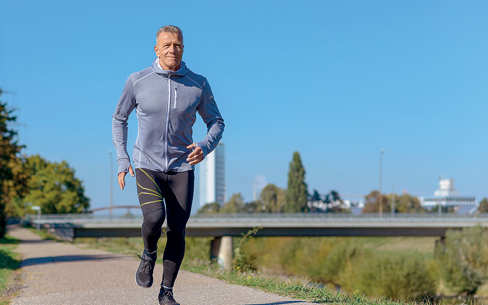 ανεβάστε-την-ένταση-στο-περπάτημά-σας-562203391