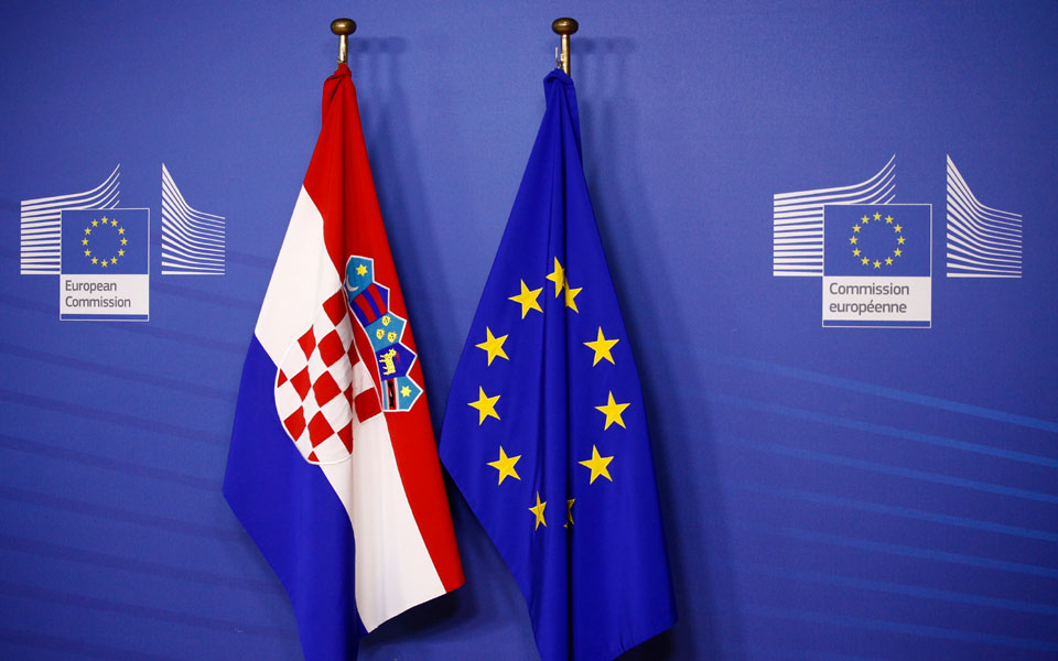 στη-ζώνη-σένγκεν-από-1η-ιανουαρίου-η-κρο-562176913