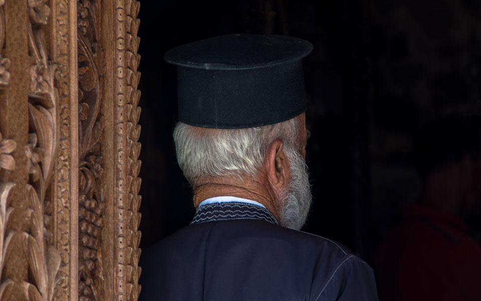 τρίκαλα-συνελήφθη-ιερέας-που-έκανε-δή-562170232