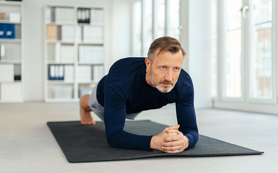 οι-καλύτερες-ασκήσεις-κορμού-για-ηλικ-562202947