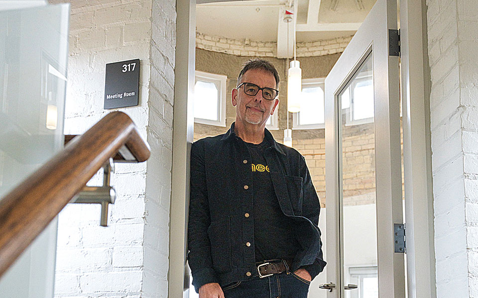 ρόναλντ-ντίμπερτ-στην-κ-είμαστε-ζώα-562192099