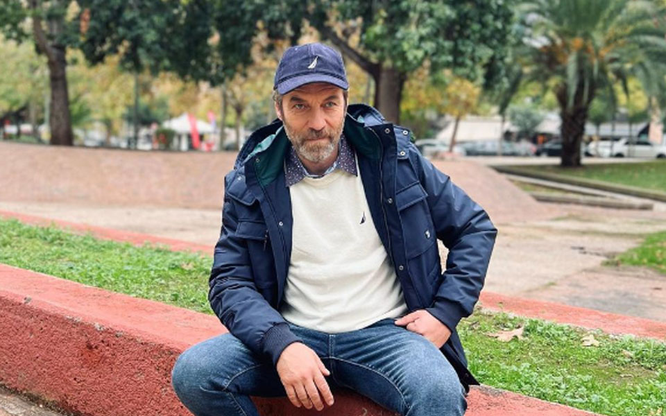 οδηγός-ταξί-απείλησε-με-όπλο-τον-ηθοπο-562167082