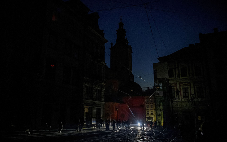 ηπα-η-ουάσινγκτον-δηλώνει-ότι-δεν-ενθ-562173385