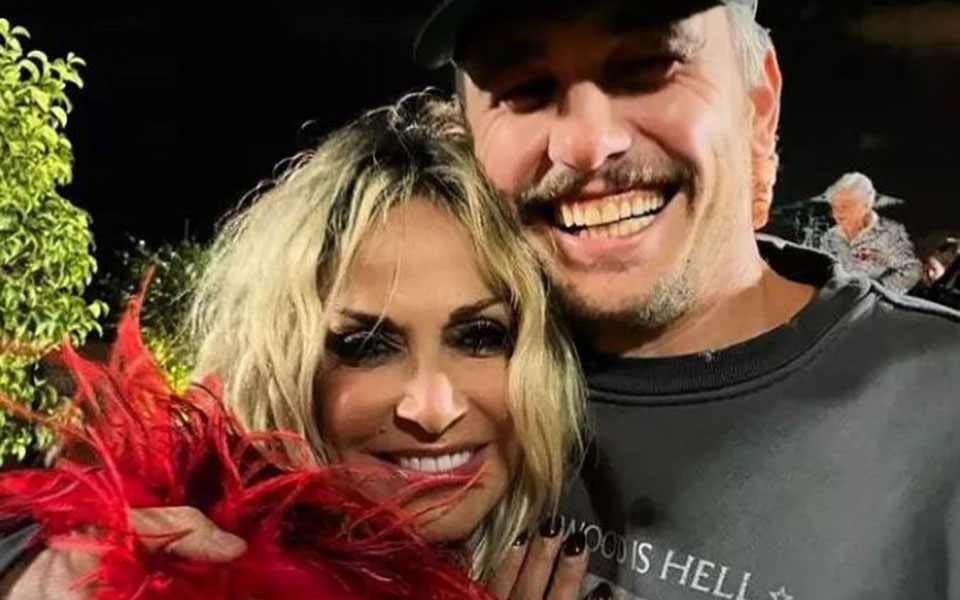 τζέιμς-φράνκο-το-πάρτι-στην-αθήνα-και-η-562181776