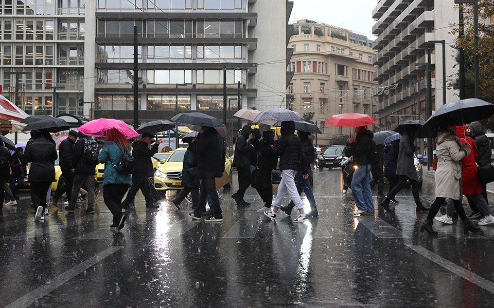 κακοκαιρία-gaia-iσχυρές-βροχές-και-καταιγ-562181398