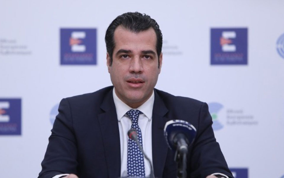 πλεύρης-οι-γιατροί-παρέχουν-την-καλύτ-562178644