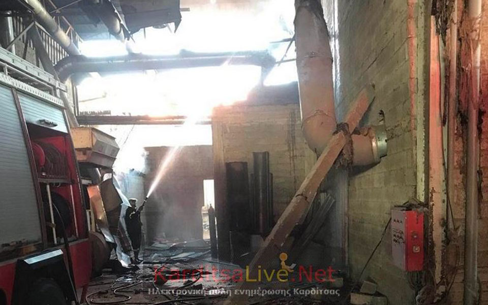 καρδίτσα-δύο-διασωληνωμένοι-από-έκρη-562229491