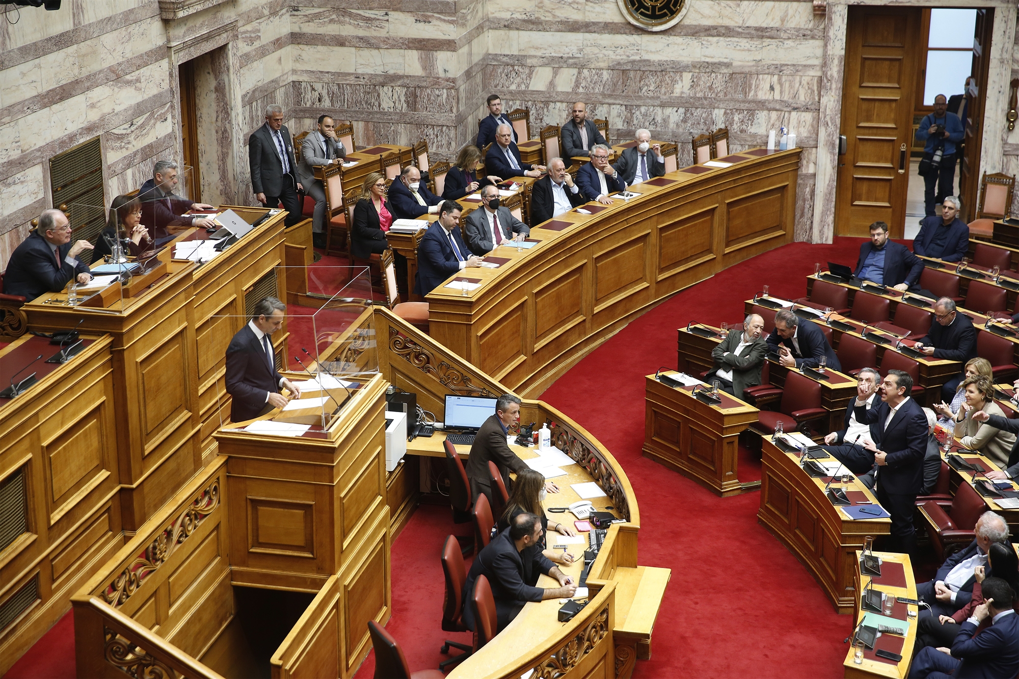 πρεμιέρα-προεκλογικής-πόλωσης-562250131