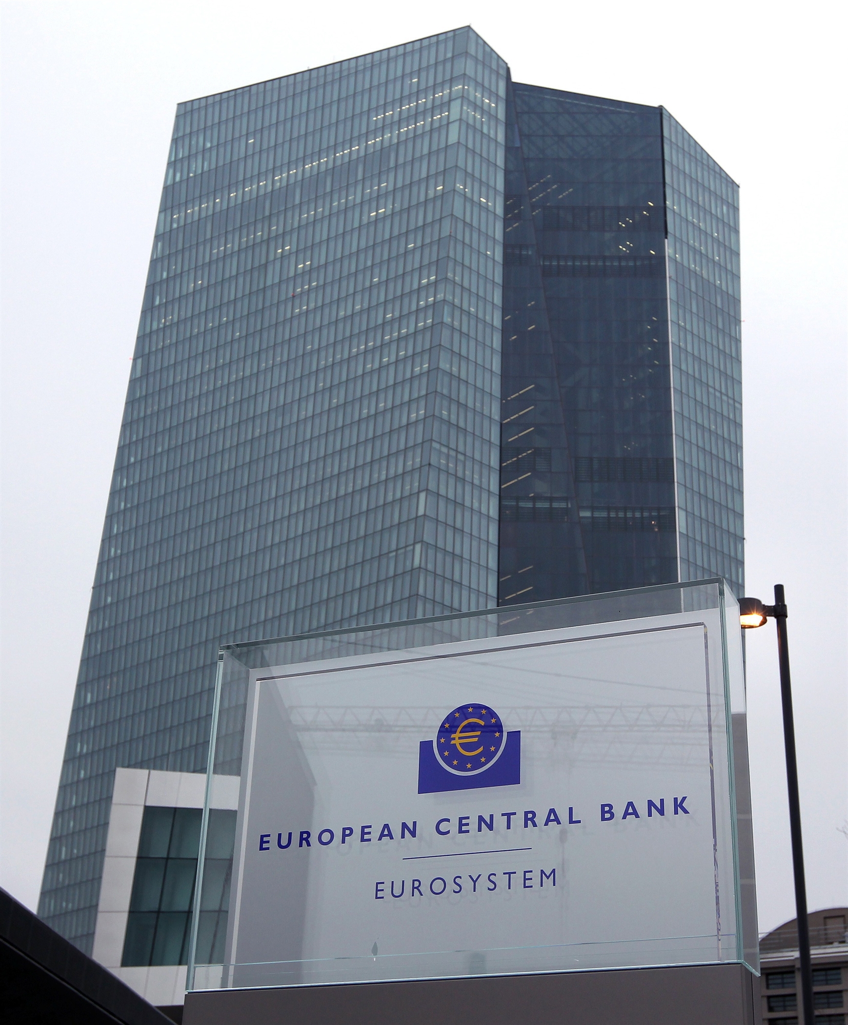 η-εβδομάδα-ξεκίνησε-ανοδικά-στην-ευρώ-562243450