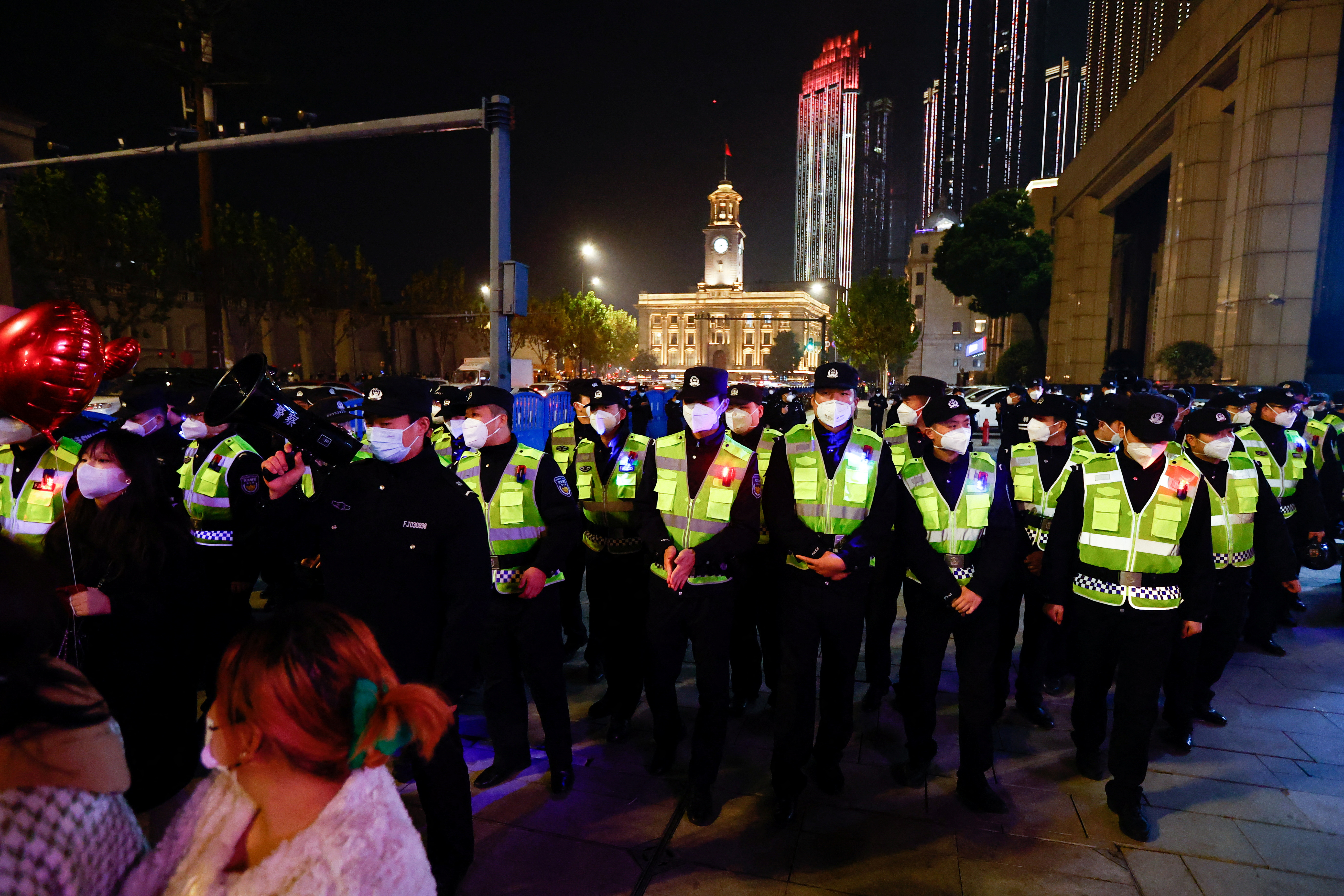 Κίνα: Χιλιάδες κόσμου γιόρτασαν την Πρωτοχρονιά στη Γουχάν-4