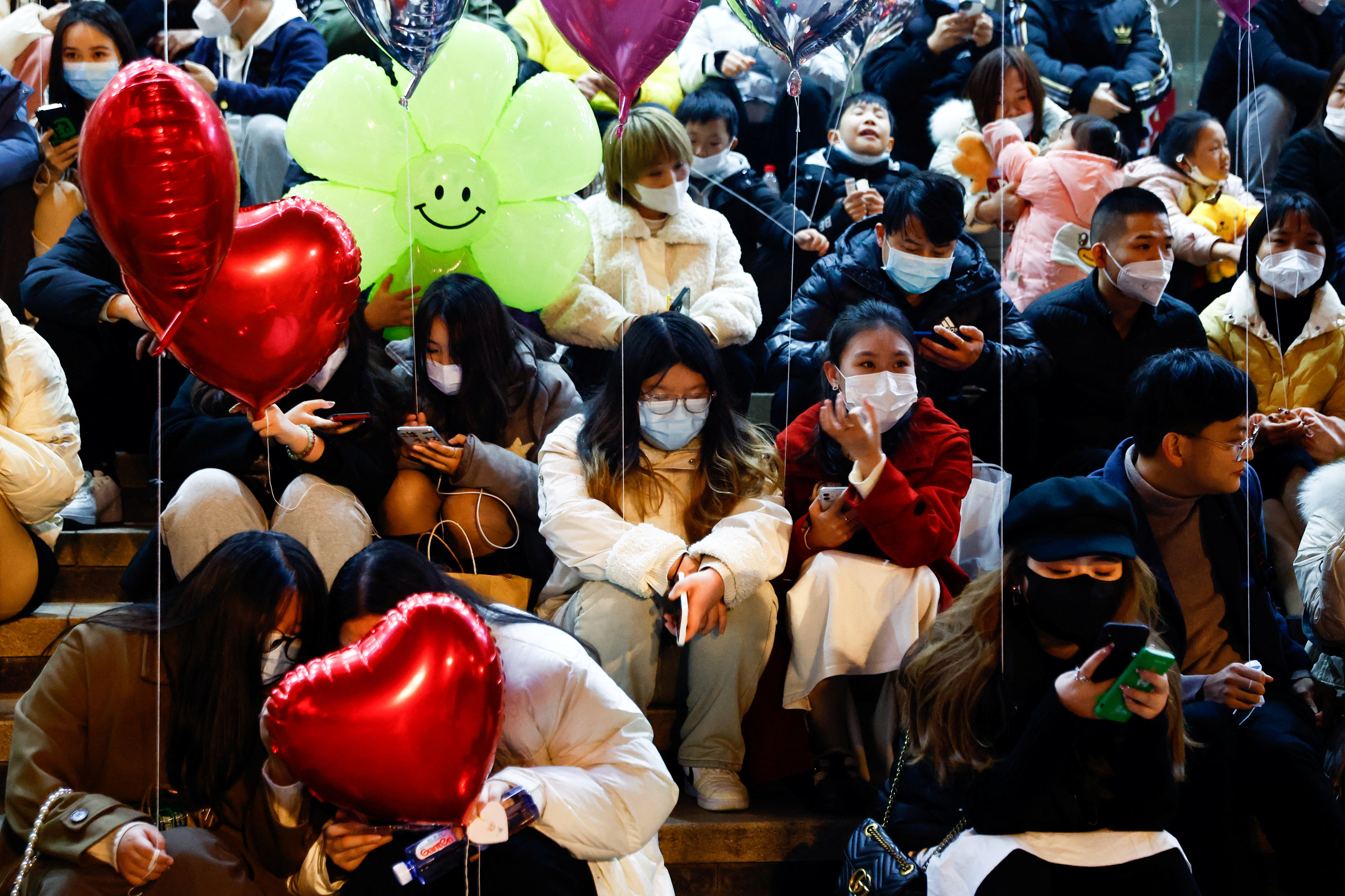 Κίνα: Χιλιάδες κόσμου γιόρτασαν την Πρωτοχρονιά στη Γουχάν-2