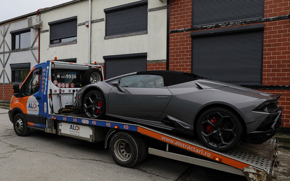 Άντριου Τέιτ: Οι ρουμανικές αρχές κατέσχεσαν περιουσιακά στοιχεία 3,36 εκατ. ευρώ-1