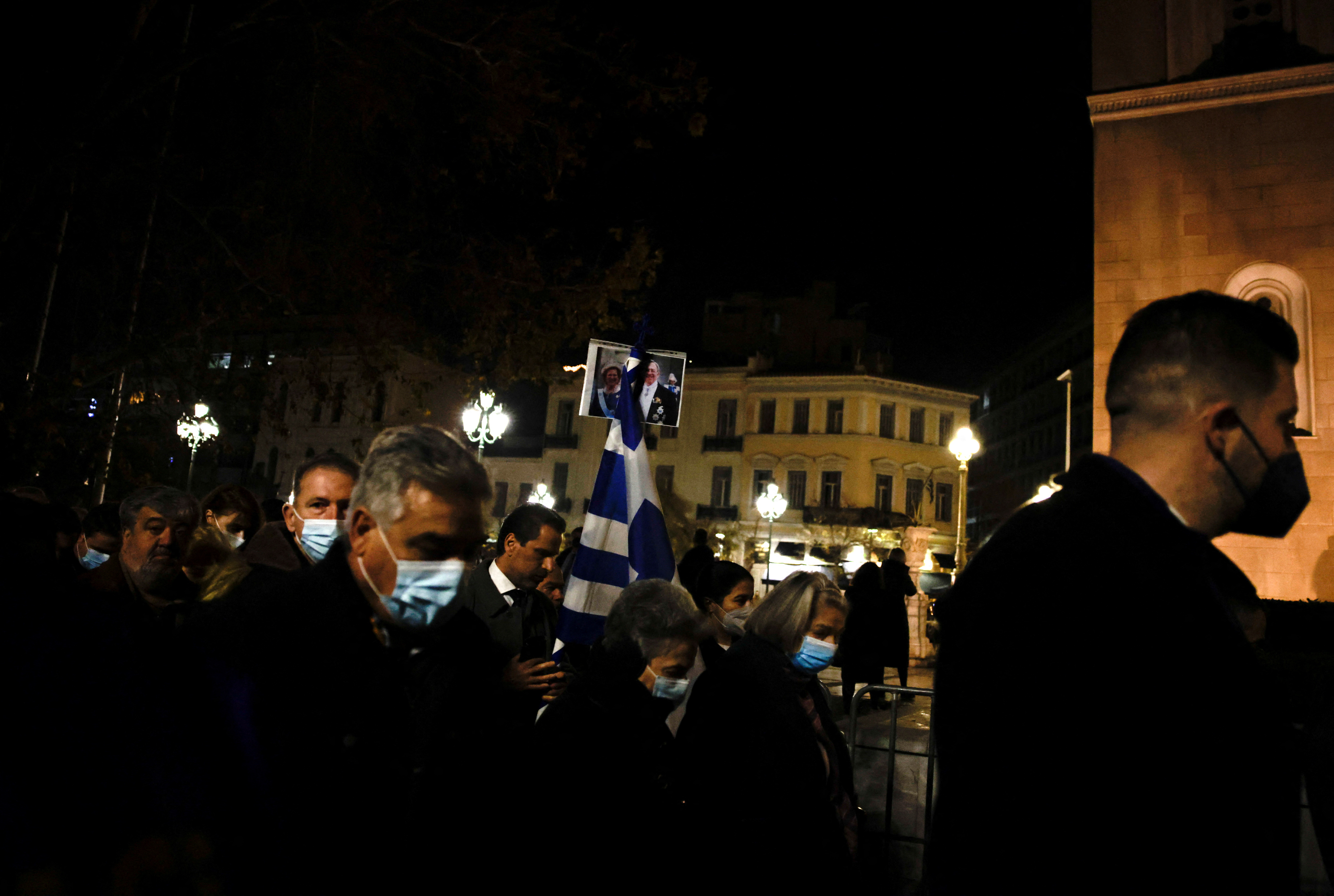 Τέως βασιλιάς Κωνσταντίνος: Στο παρεκκλήσι της Μητρόπολης η σορός του – Το πρόγραμμα της κηδείας-5