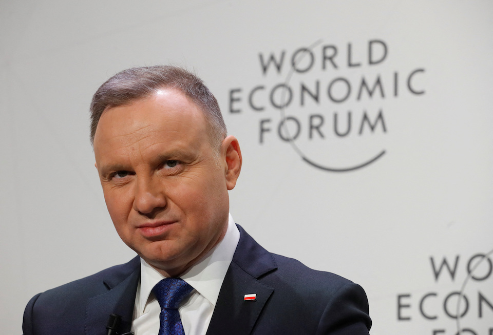 νταβός-ο-πολωνός-πρόεδρος-ζητά-να-δοθο-562234978