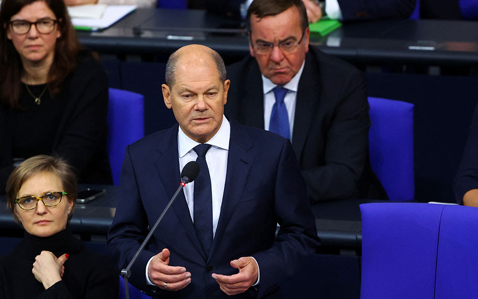 σολτς-για-leopard-συντονισμένα-η-αποστολή-στ-562245955