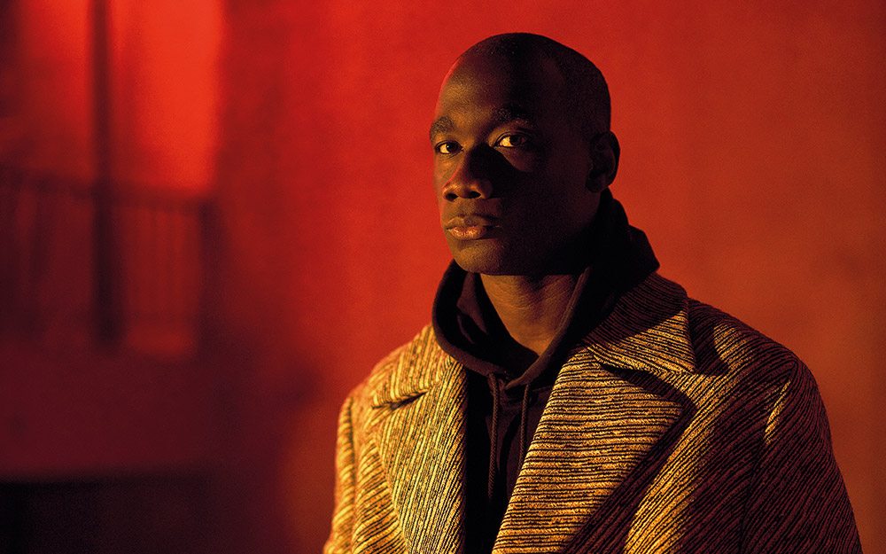 νέα-γενιά-complex-shadow-562221349