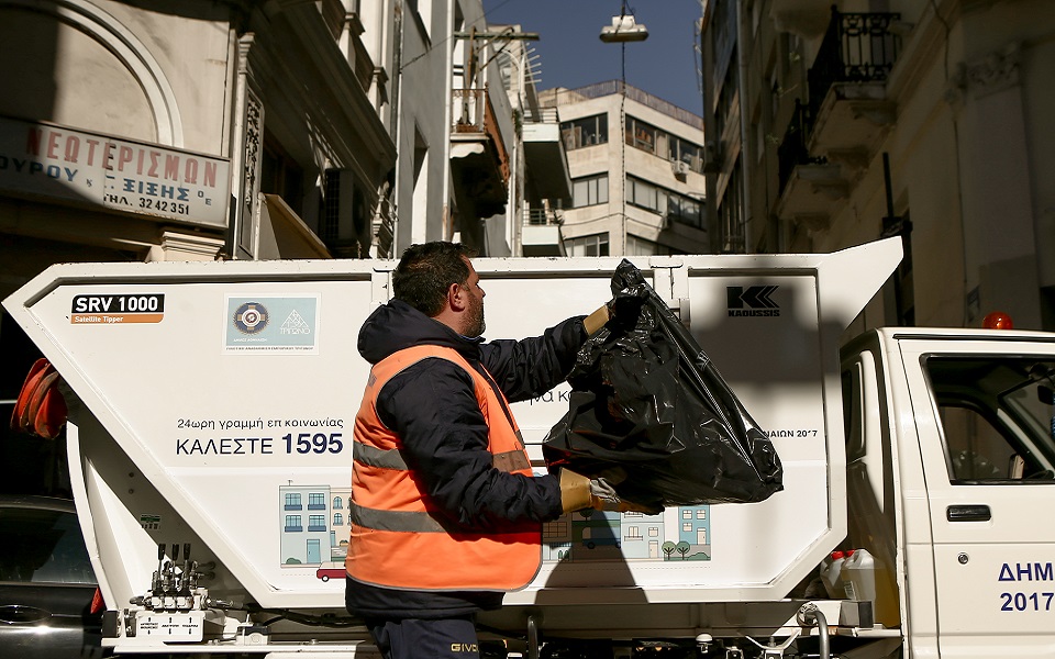 οι-άνθρωποι-πίσω-από-το-καθαρό-πρόσωπο-562233142
