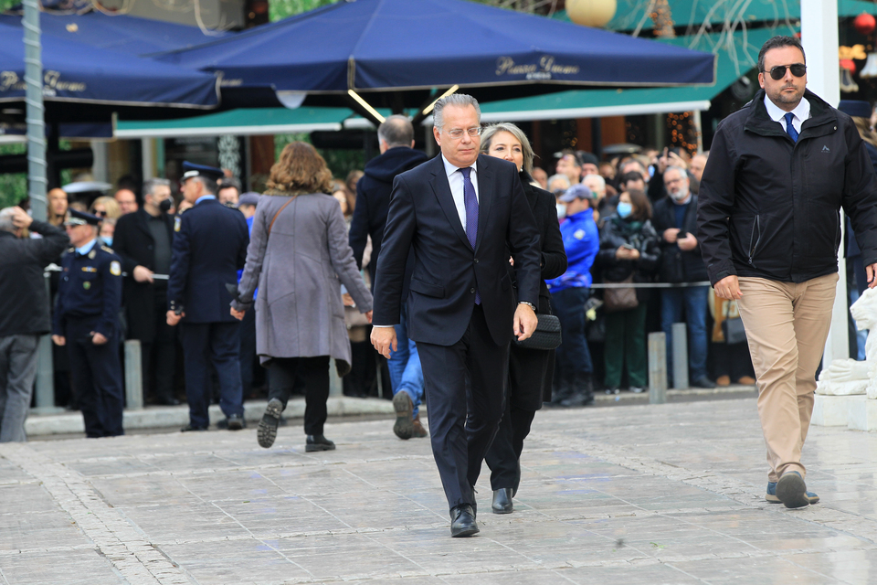 Ενταφιάστηκε στο Τατόι ο τέως βασιλιάς Κωνσταντίνος-9