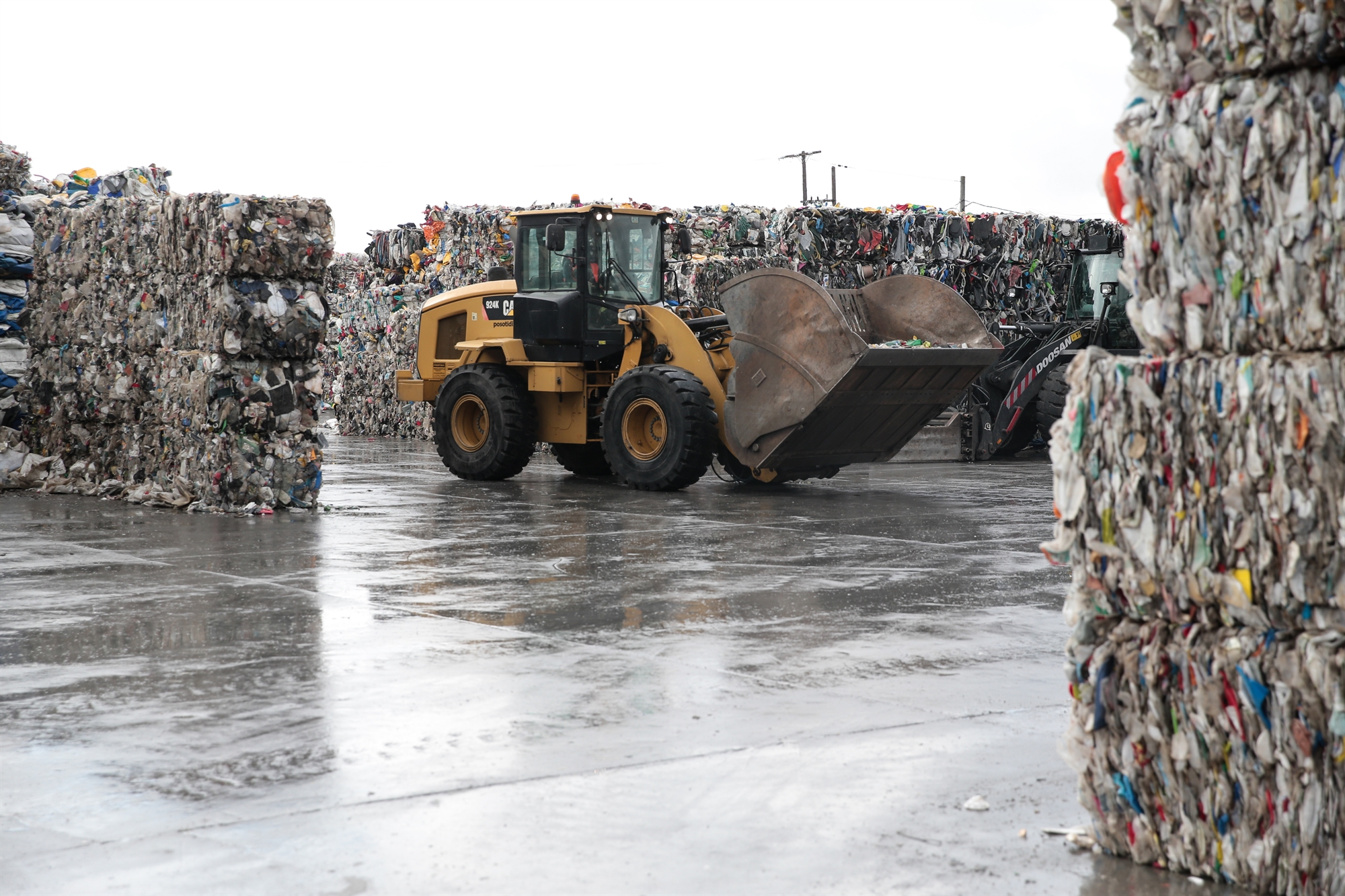 nέες-μονάδες-διαχείρισης-απορριμμάτω-562211449