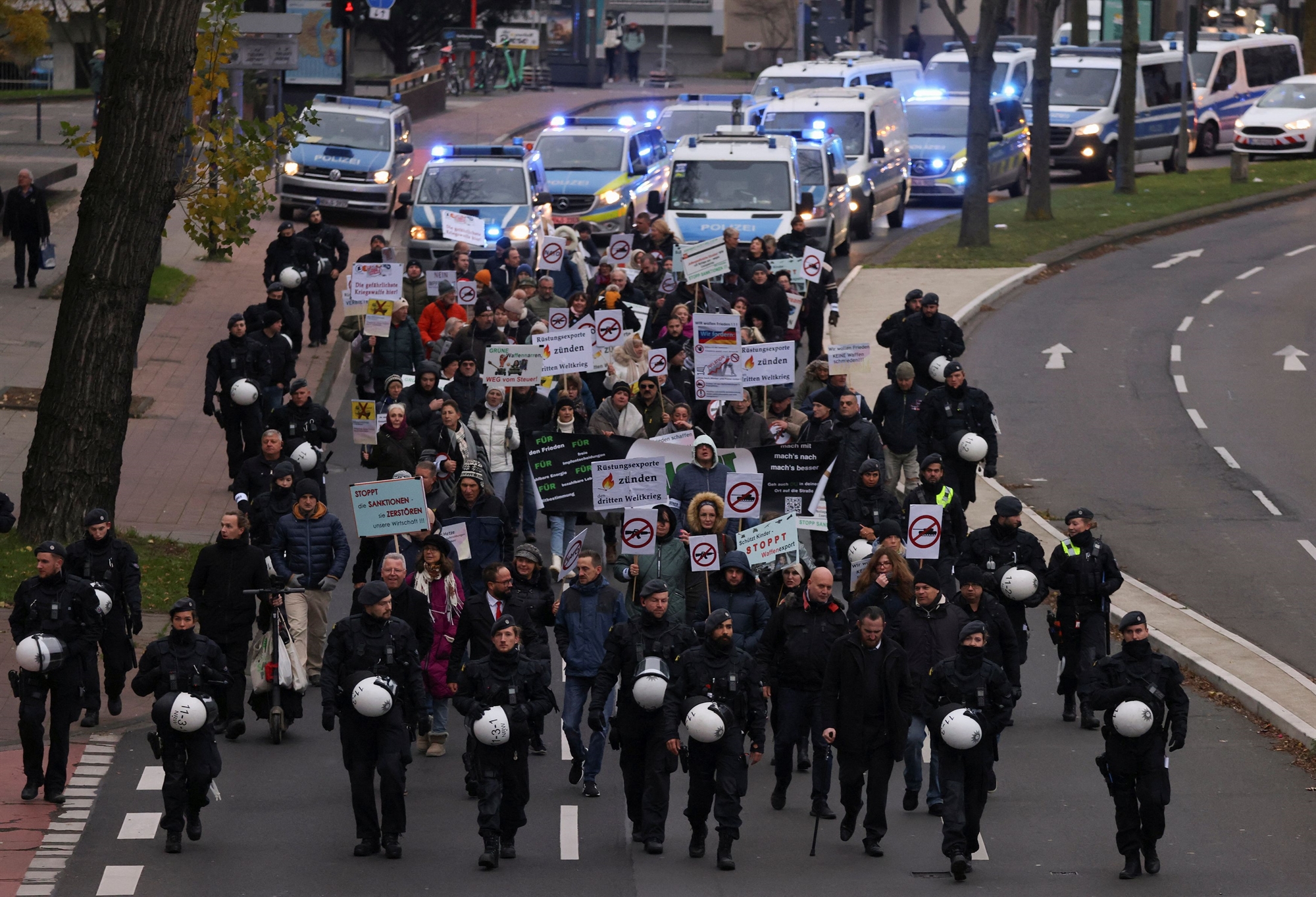 λόμπι-διαδηλώνουν-κατά-της-γερμανική-562212925