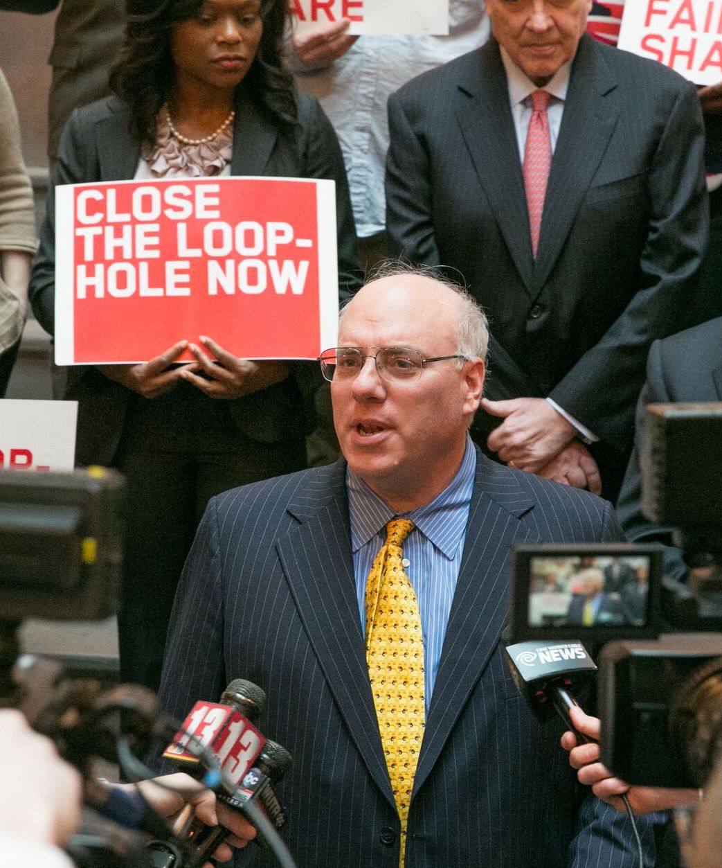 εχω-εκατομμύρια-φορολογήστε-με-κι-άλ-562240444