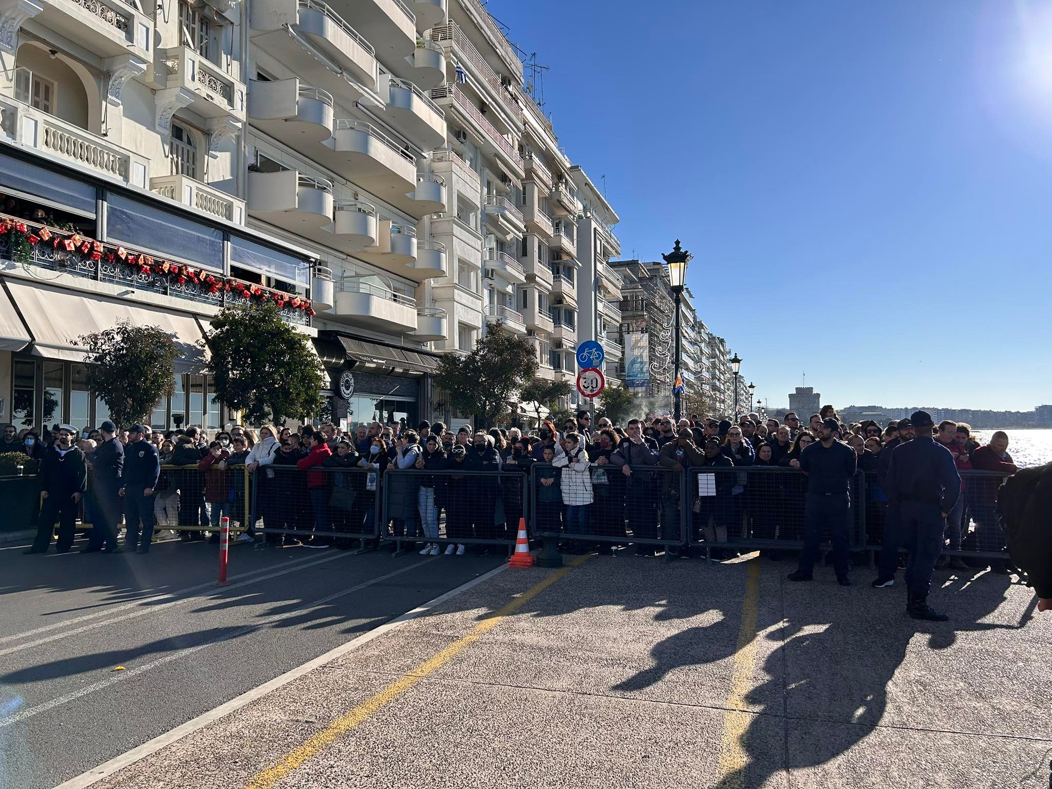 Θεσσαλονίκη: Με λαμπρότητα ο καθαγιασμός των Υδάτων και η ρίψη του Τιμίου Σταυρού στον Θερμαϊκό-1