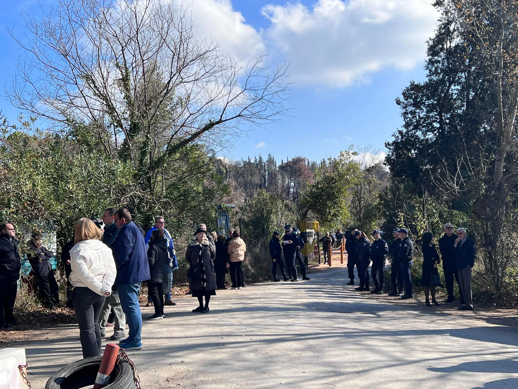 Ενταφιάστηκε στο Τατόι ο τέως βασιλιάς Κωνσταντίνος-3