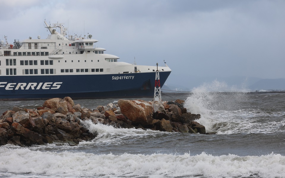 απαγορευτικό-απόπλου-από-πειραιά-ραφ-562234192