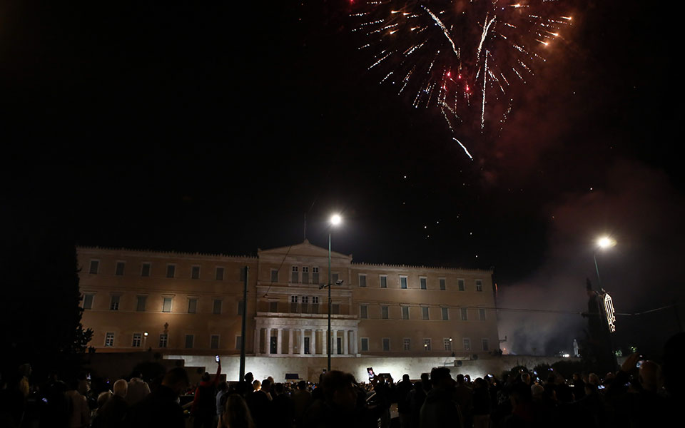 Πρωτοχρονιά 2023: Ο πλανήτης υποδέχθηκε το νέο έτος με πυροτεχνήματα και ελπίδες (εικόνες)-3