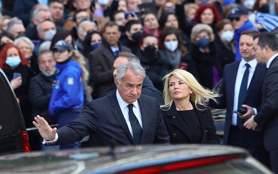 Ενταφιάστηκε στο Τατόι ο τέως βασιλιάς Κωνσταντίνος-6