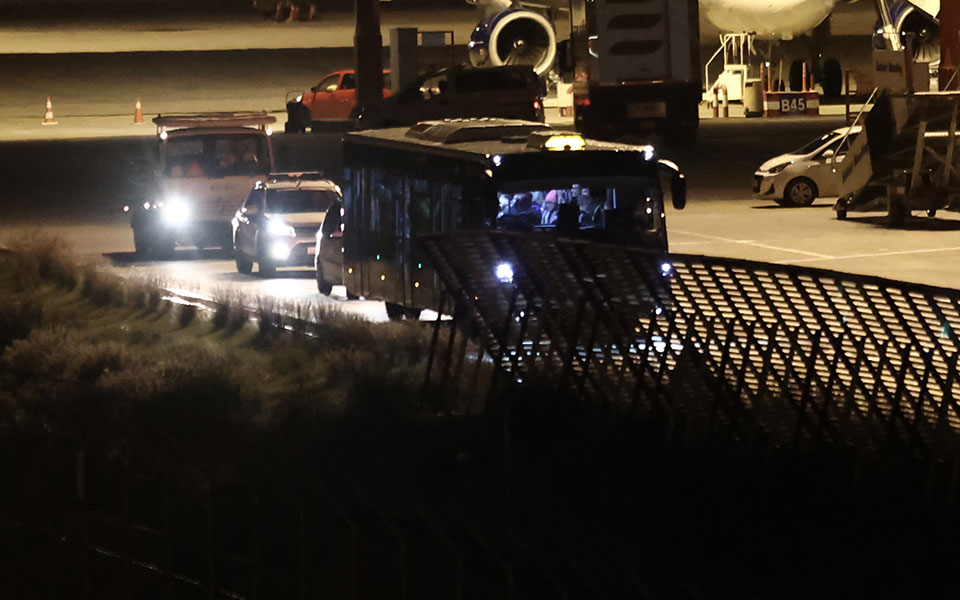 Ελ. Βενιζέλος: Ολοκληρώθηκε ο έλεγχος στο αεροπλάνο από την Πολωνία – Δεν εντοπίστηκαν εκρηκτικά-1