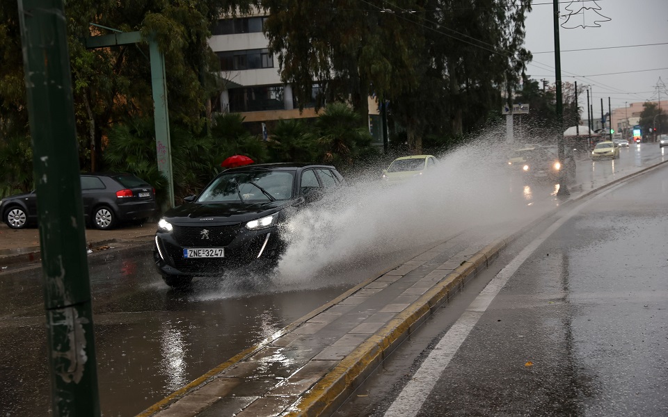 κακοκαιρία-μήνυμα-από-το-112-στην-αττική-562247689
