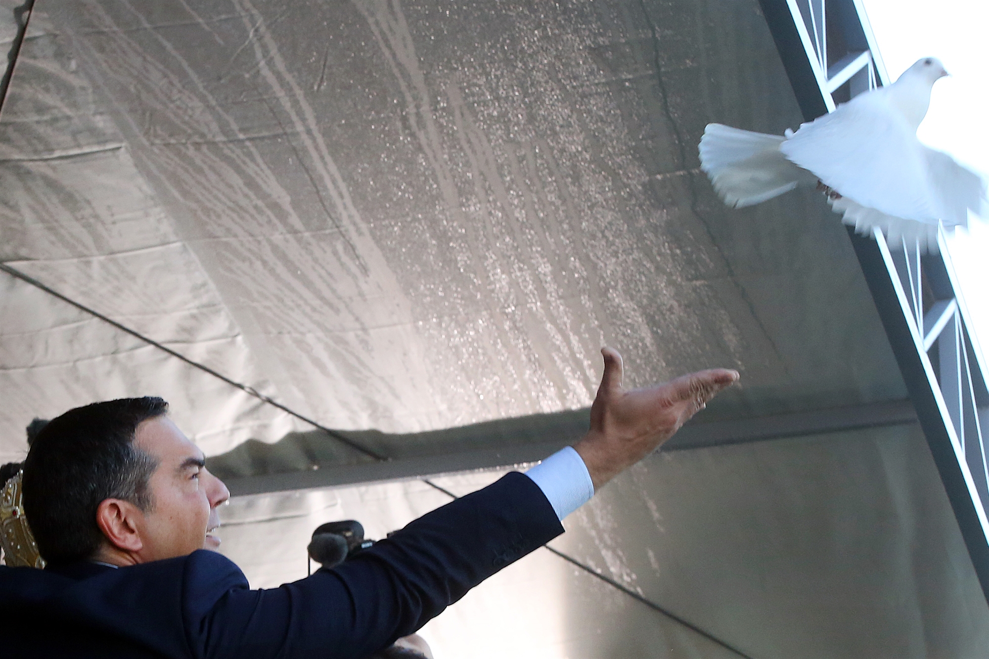 συριζα-δύο-εκλογικές-βιτρίνες-στήνει-562217017