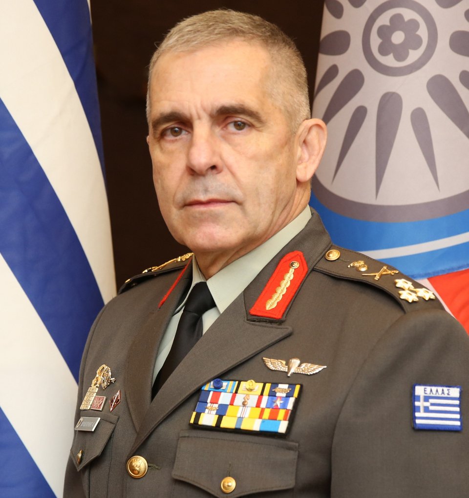 Νέα φρουρά με παλιούς δεσμούς στο Πεντάγωνο-1