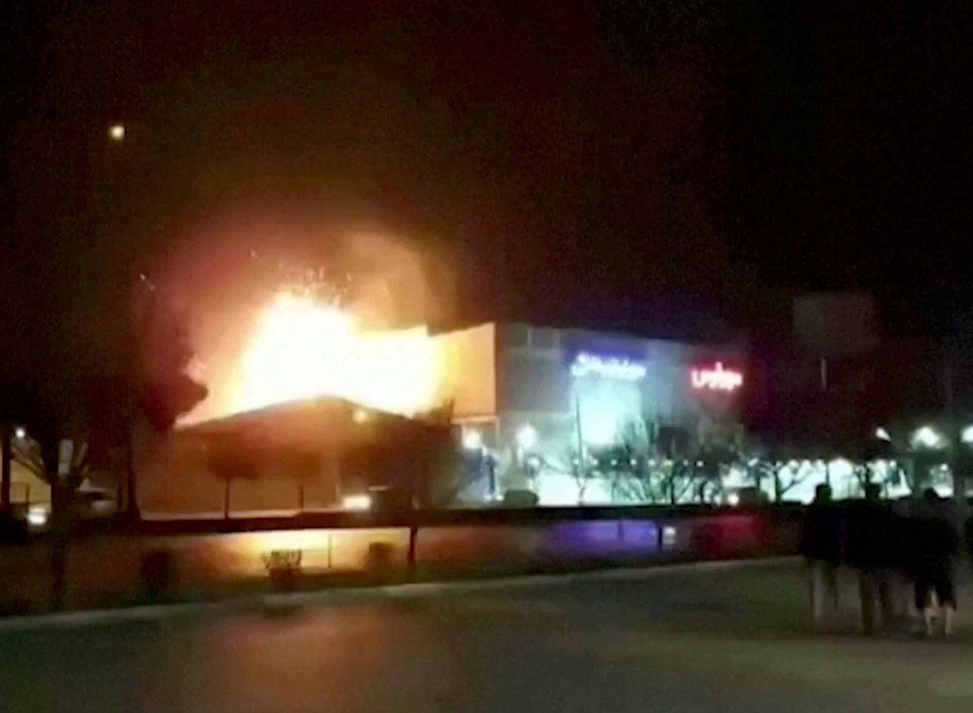 ε-ε-τρομοκράτες-οι-φρουροί-της-επανάστ-562254325