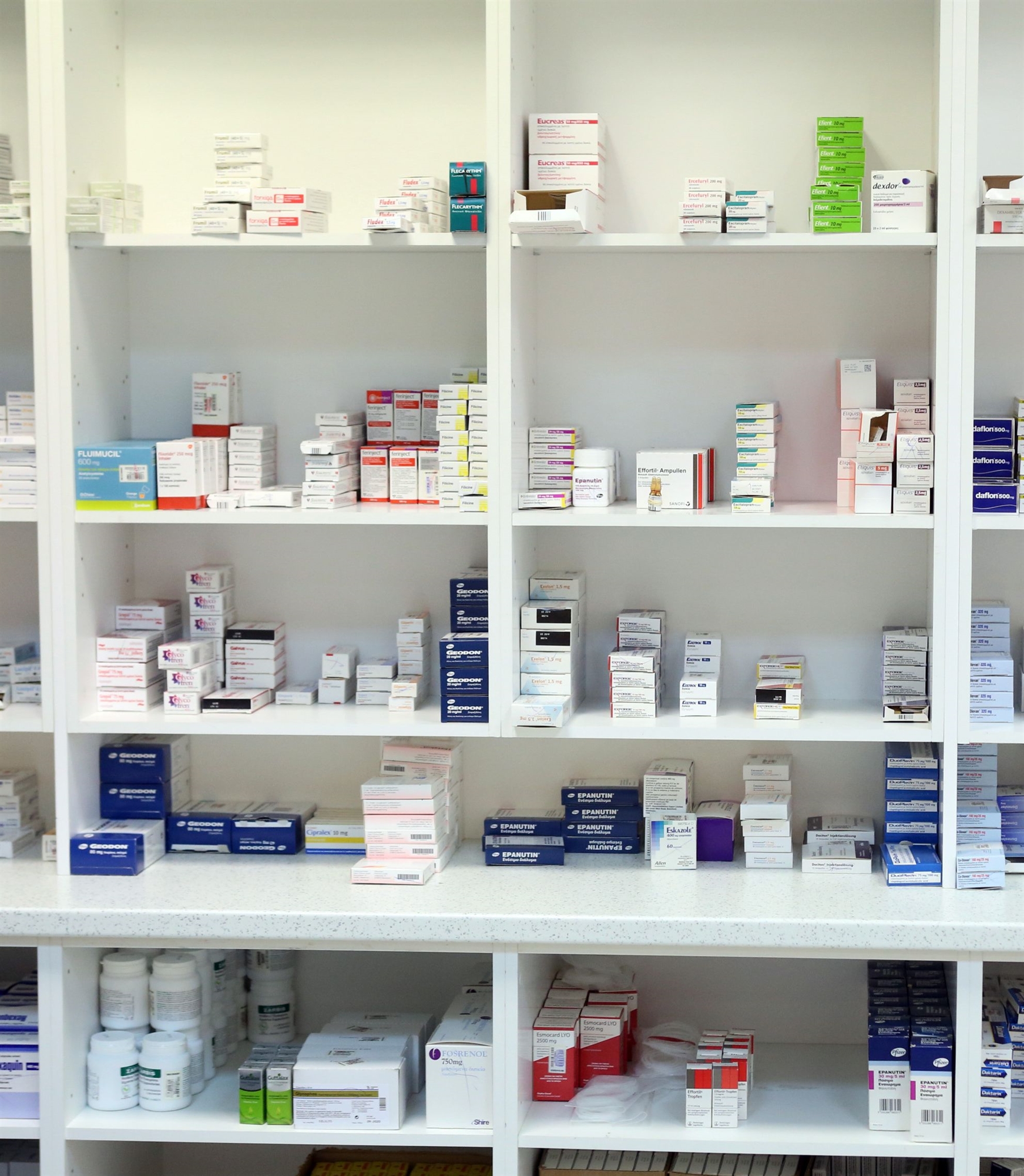 ανταλλαγή-πυρών-για-ελλείψεις-φαρμάκ-562250629