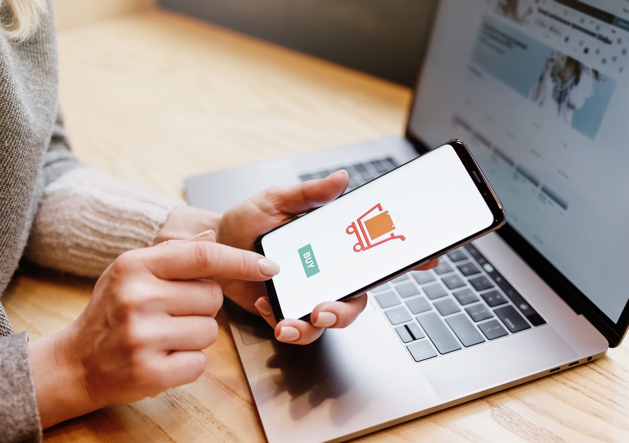 έρευνα-μικρή-αύξηση-στις-δαπάνες-για-δ-562227922