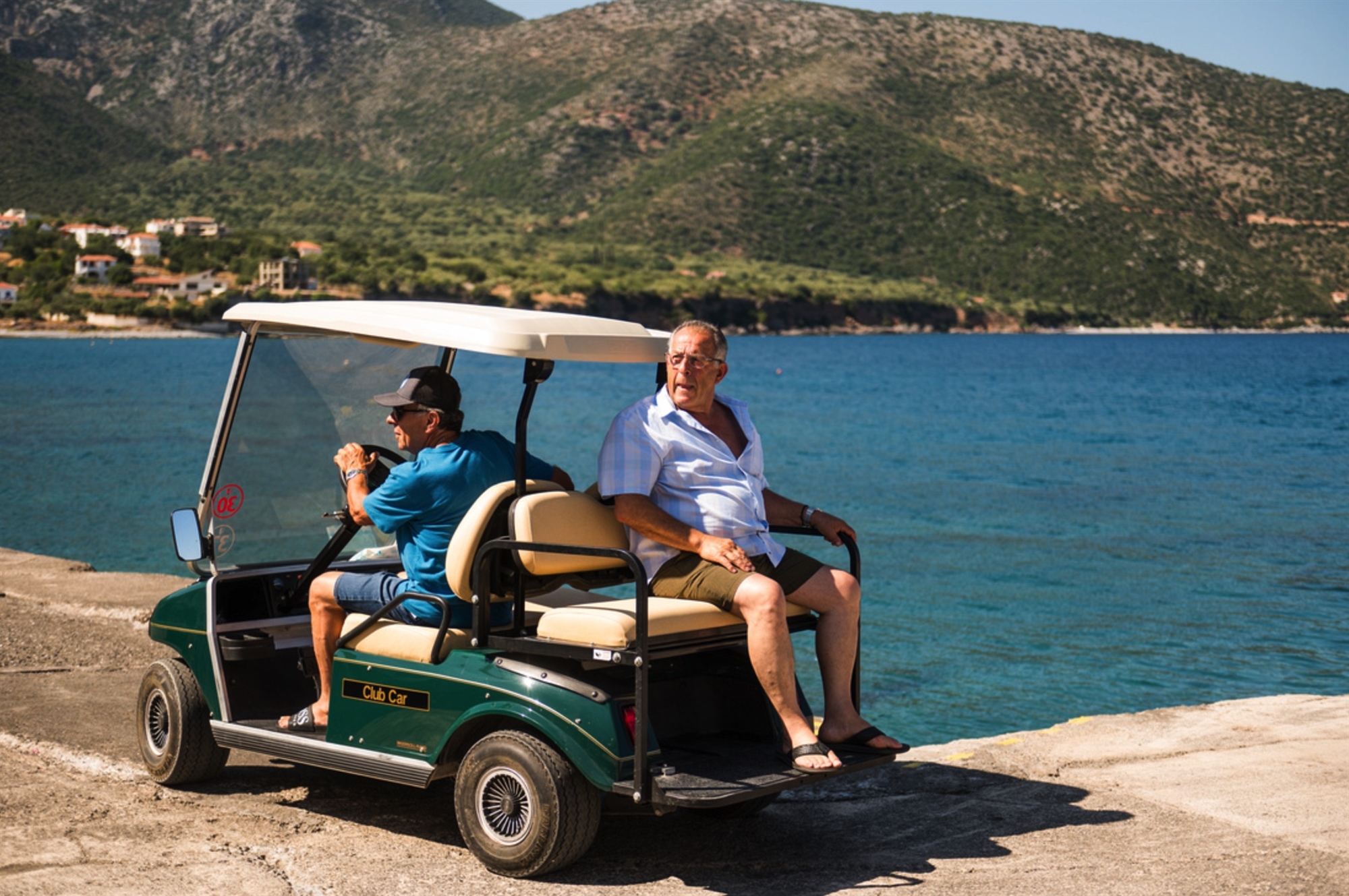 Γάμος 10 εκατομμυρίων με μασέρ και τενίστες-2