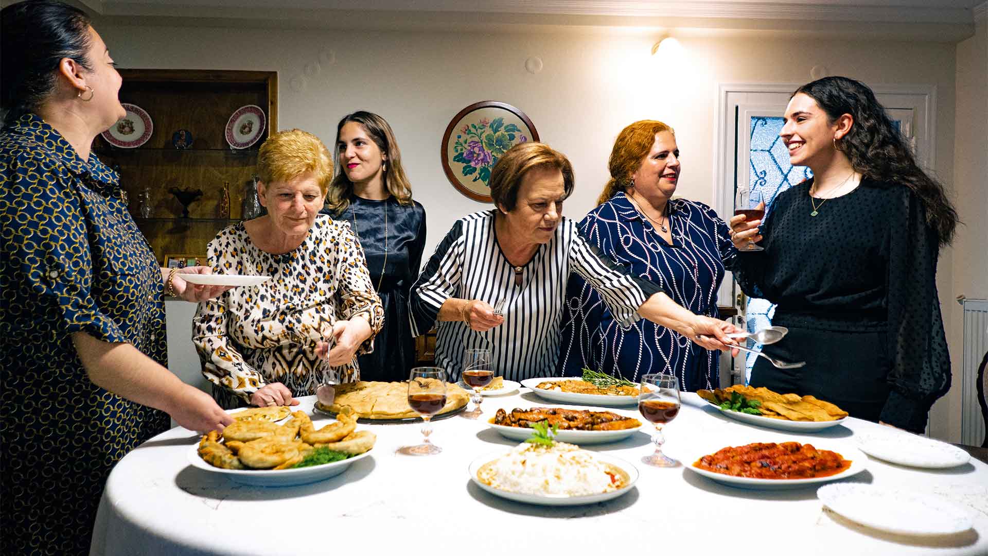 ιστορίες-ξεριζωμού-και-11-συνταγές-από-τ-562245403