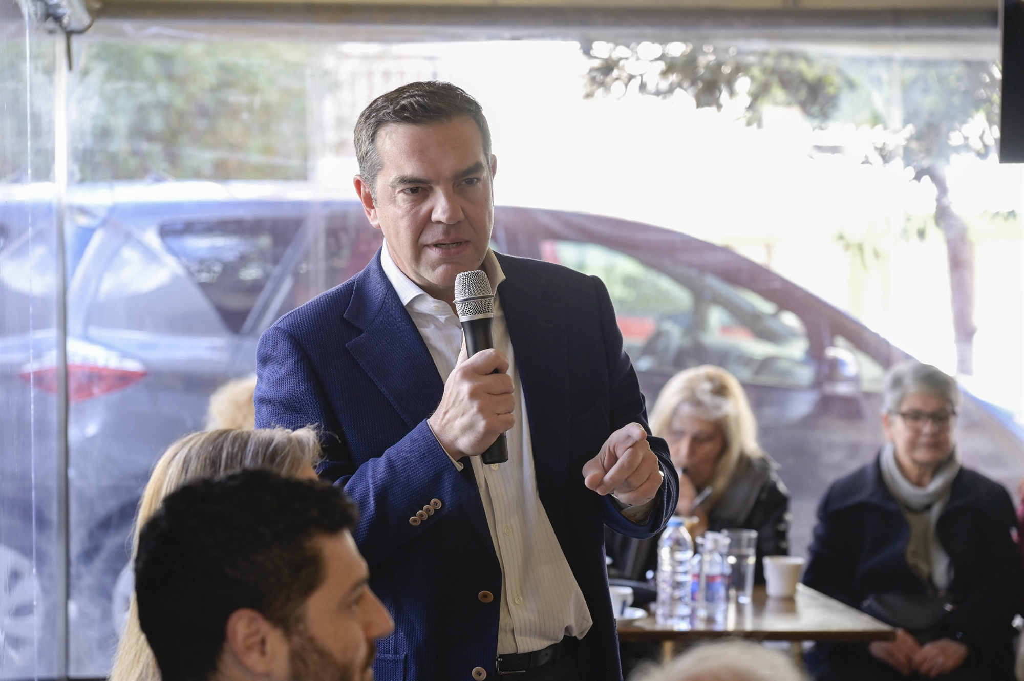 πυρά-από-τα-κόμματα-της-αντιπολίτευση-562242940