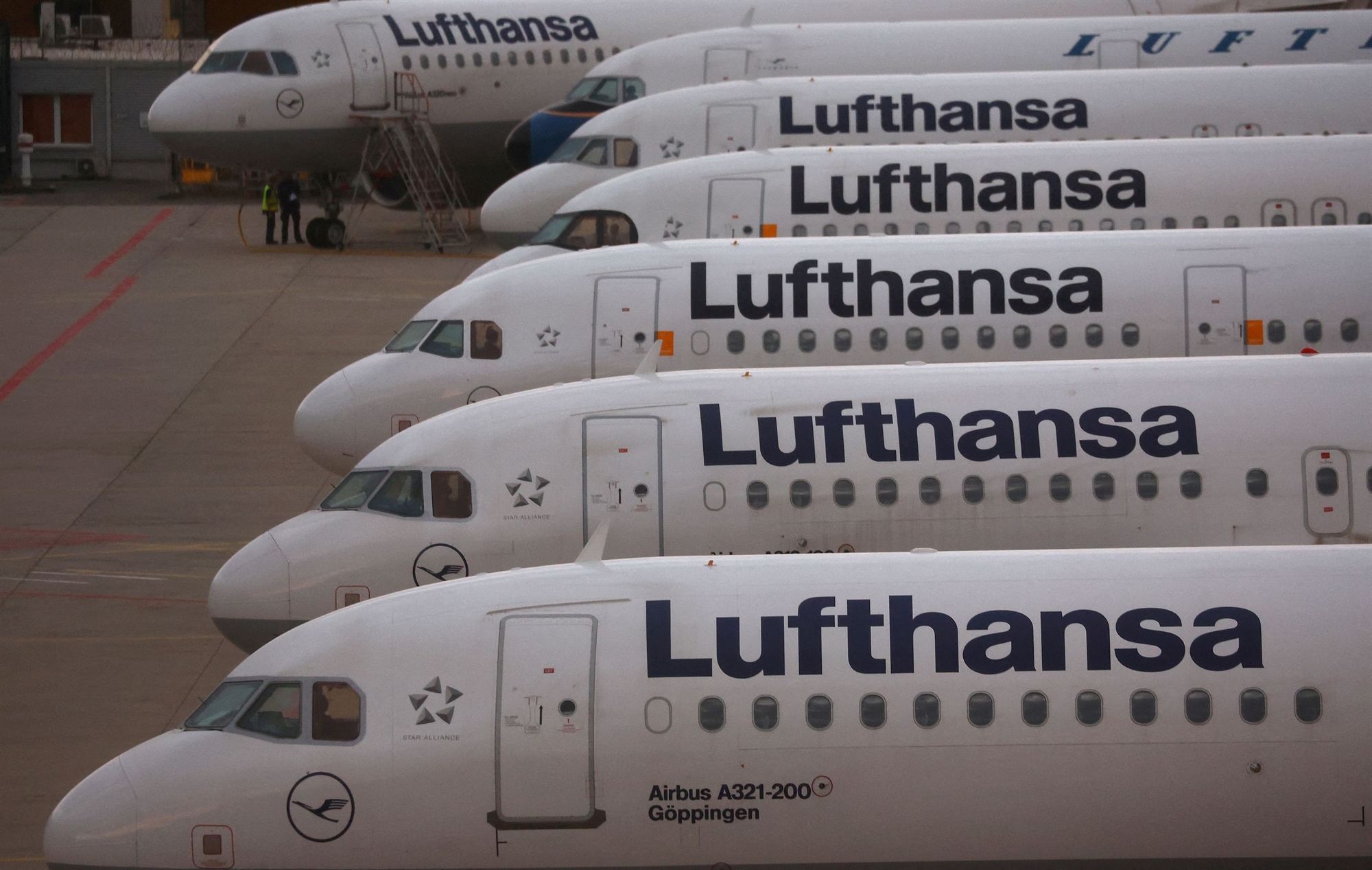 πρόταση-lufthansa-για-την-απόκτηση-μετοχών-τη-562222795