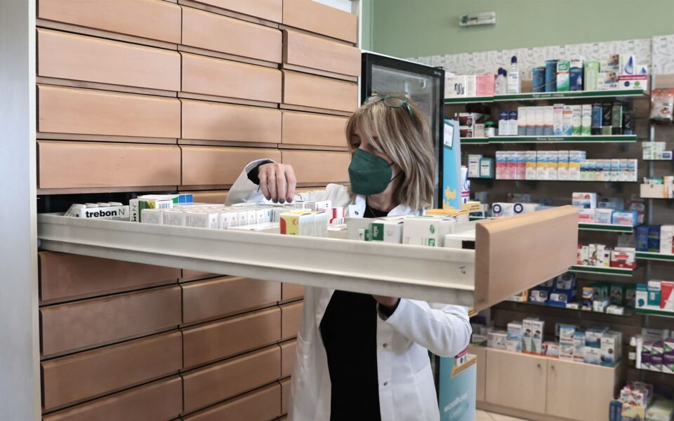 ελλείψεις-φαρμάκων-συνταγογραφούν-σ-562225195