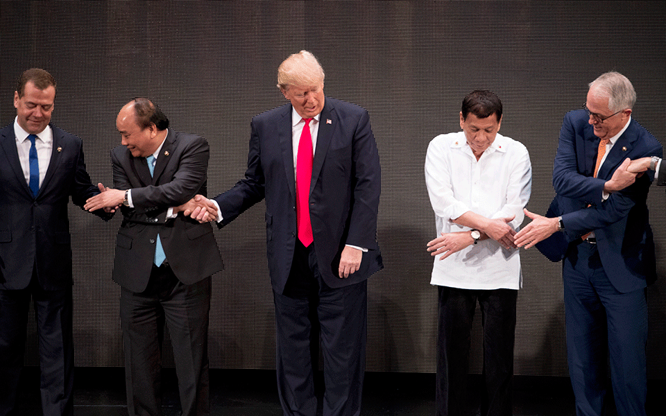 γιατί-μπερδεύουμε-το-δεξί-με-το-αριστε-562227187