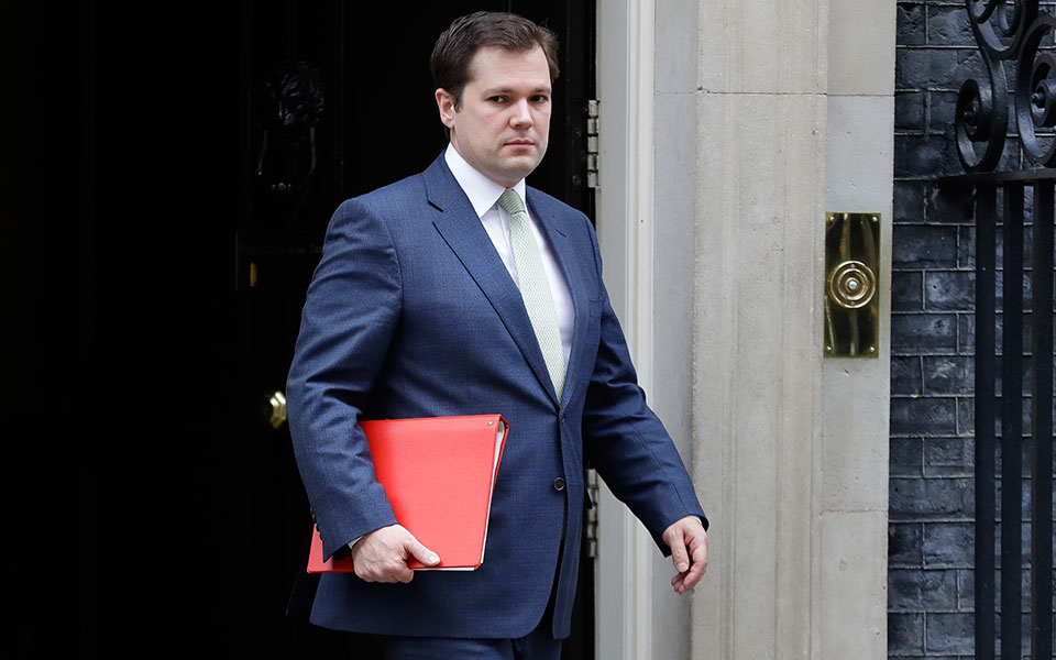 αλβανία-έντονες-αντδράσεις-για-τη-ρη-562231159