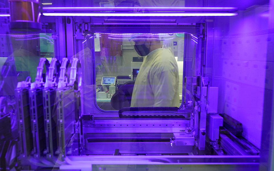 Ηλίας Μόσιαλος στην «Κ»: Τι γνωρίζουμε για την παραλλαγή XBB 1.5 στις ΗΠΑ-1