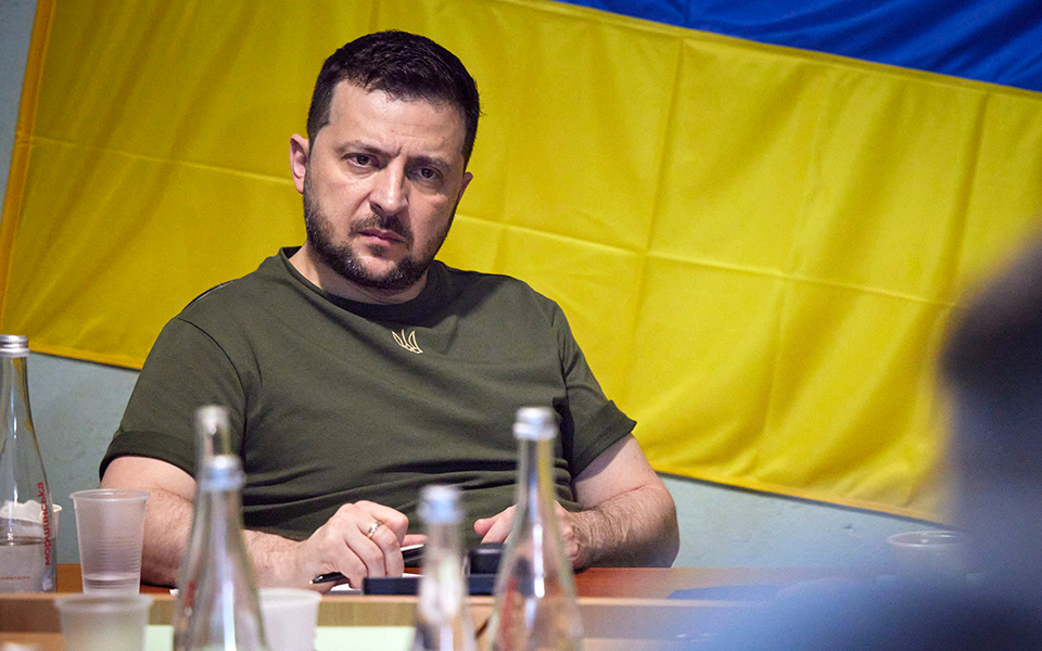 Γιατί ο Ζελένσκι τα έχει βάλει με τους «διεφθαρμένους πολιτικούς» εν μέσω πολέμου;-2