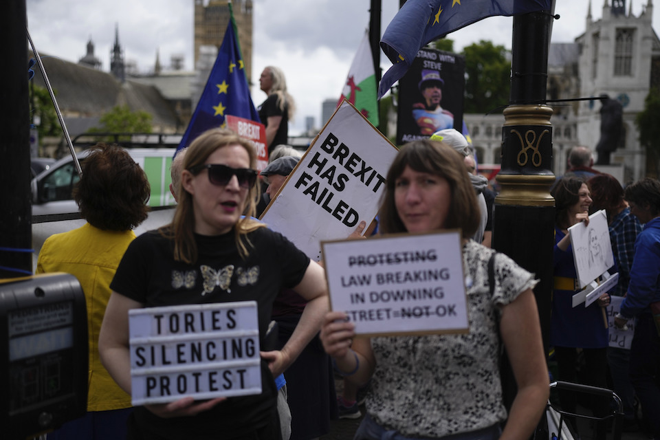 τρία-χρόνια-brexit-ενα-διαζύγιο-που-συνεχίζ-562246372