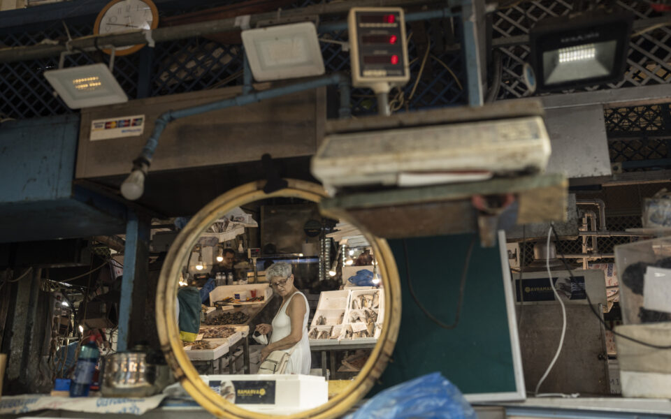 αναμένεται-νέα-μείωση-πληθωρισμού-562213576