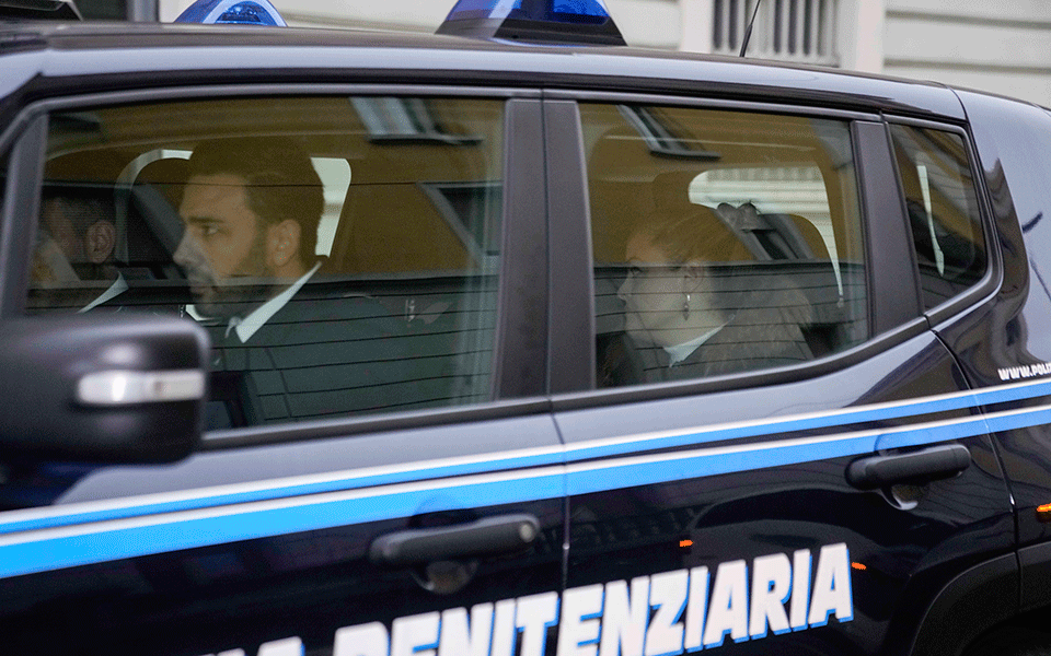 qatargate-ελεύθερες-η-κόρη-και-η-σύζυγός-του-πα-562247620